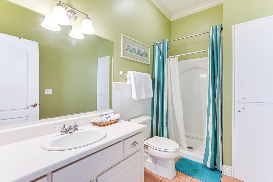 Direct Beach Access! Prime PCB Bungalow w/ Deck Cottage in Lower Grand Lagoon
