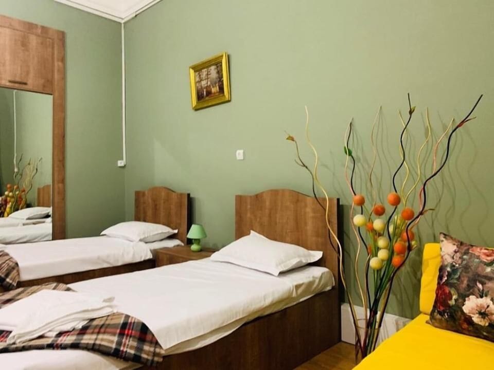 Twin Room, Courtyard View | Blackout drapes, WiFi (free)