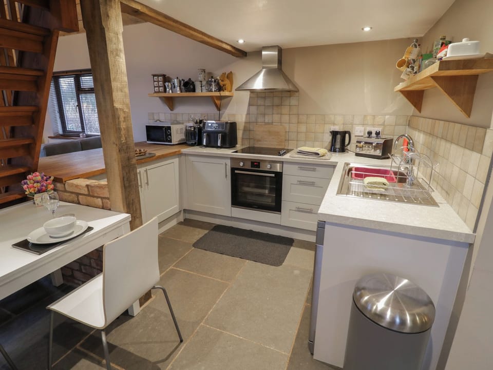 Fridge, microwave, dishwasher, toaster