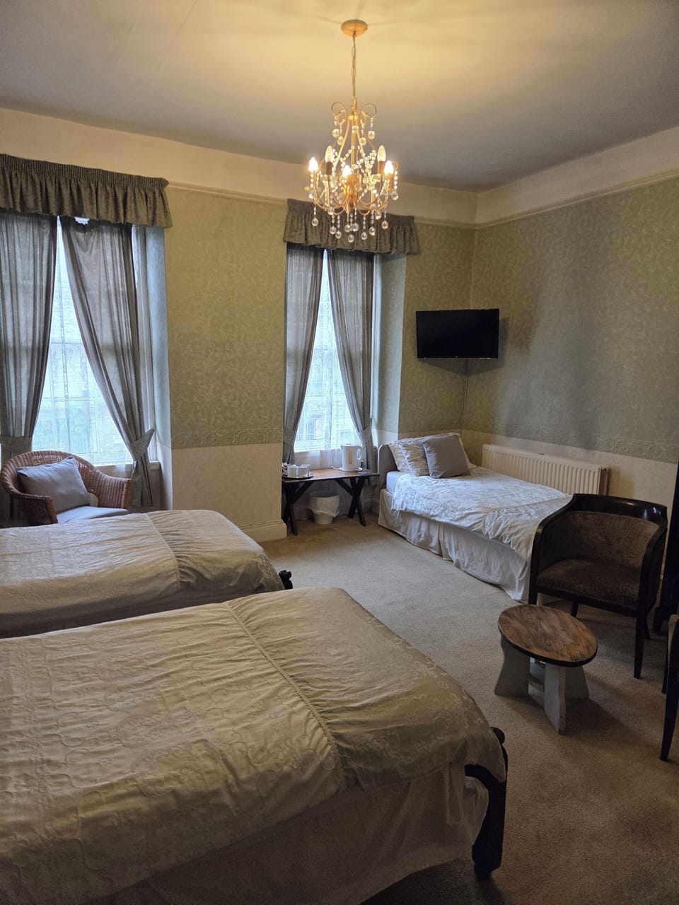 Triple Room, 3 Twin Beds, Non Smoking | Laptop workspace, iron/ironing board (on request), WiFi (free)