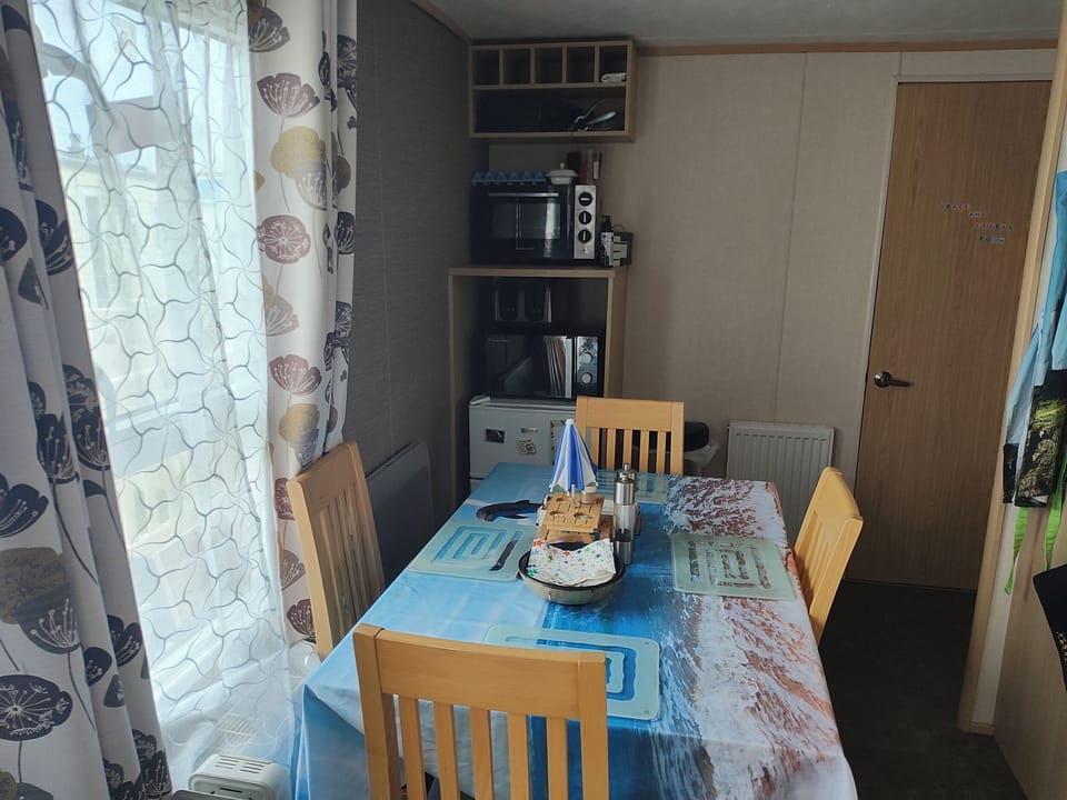 Cottage | Dining