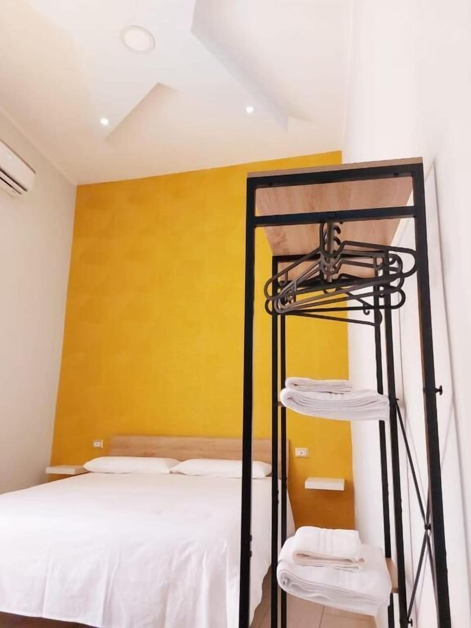 Double Room, Balcony, City View | Desk, laptop workspace, WiFi (free)