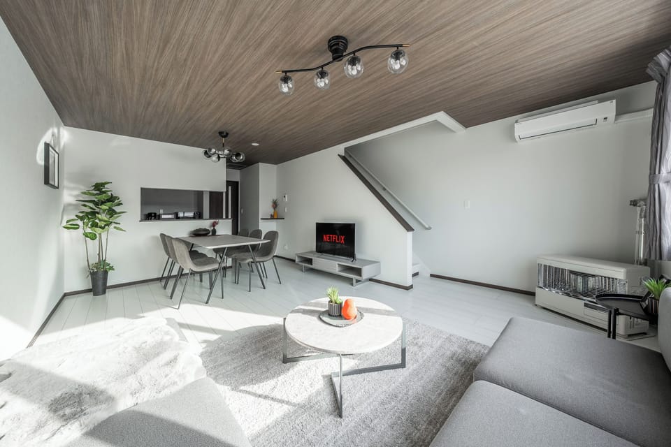 Apartment | Living area | Flat-screen TV