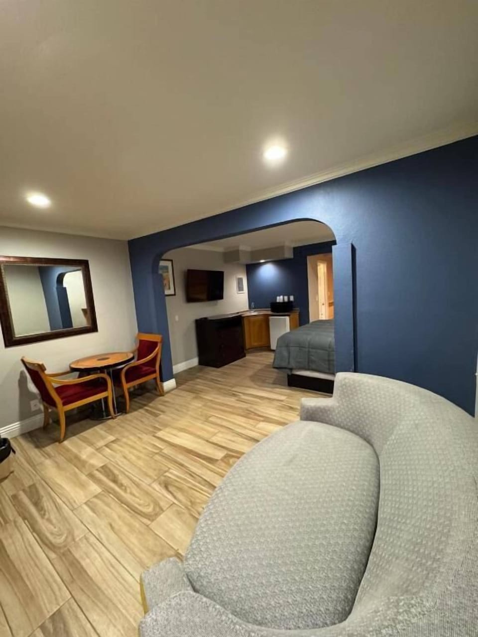 Deluxe Suite, 1 King Bed | Interior
