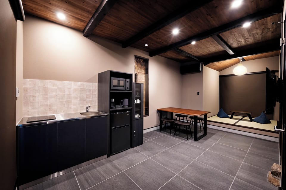 Townhome | Private kitchenette | Microwave, stovetop, espresso maker, coffee/tea maker