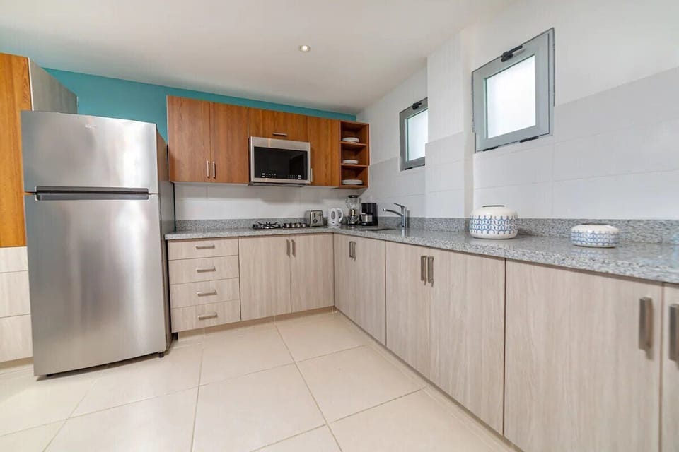 Luxury Suite, Balcony, Sea View | Private kitchen