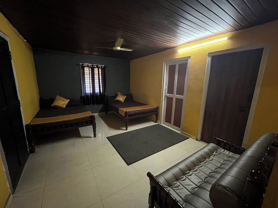 Elite Quadruple Room | Interior