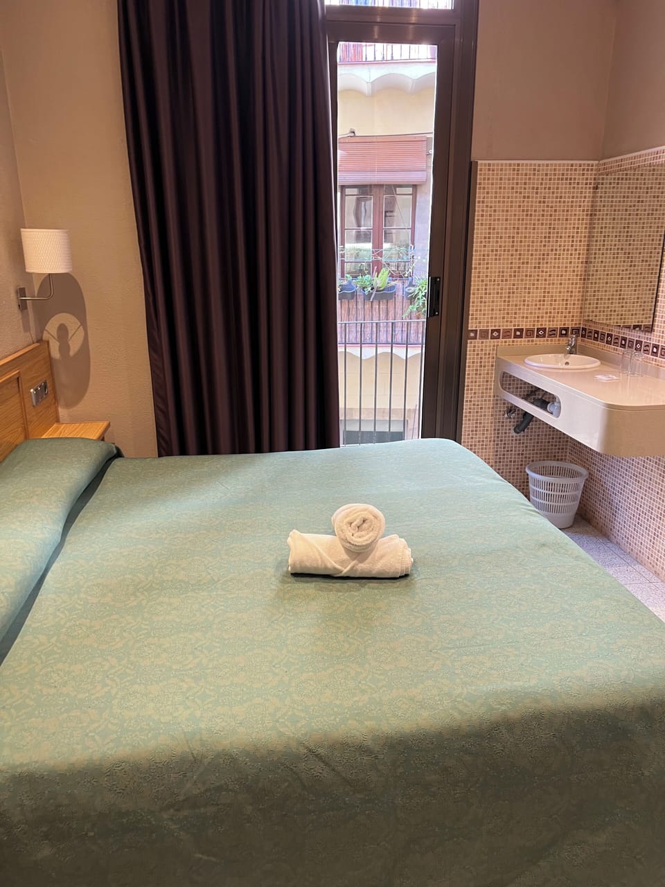 Double or Twin Room, Shared Bathroom | WiFi (free), bed sheets