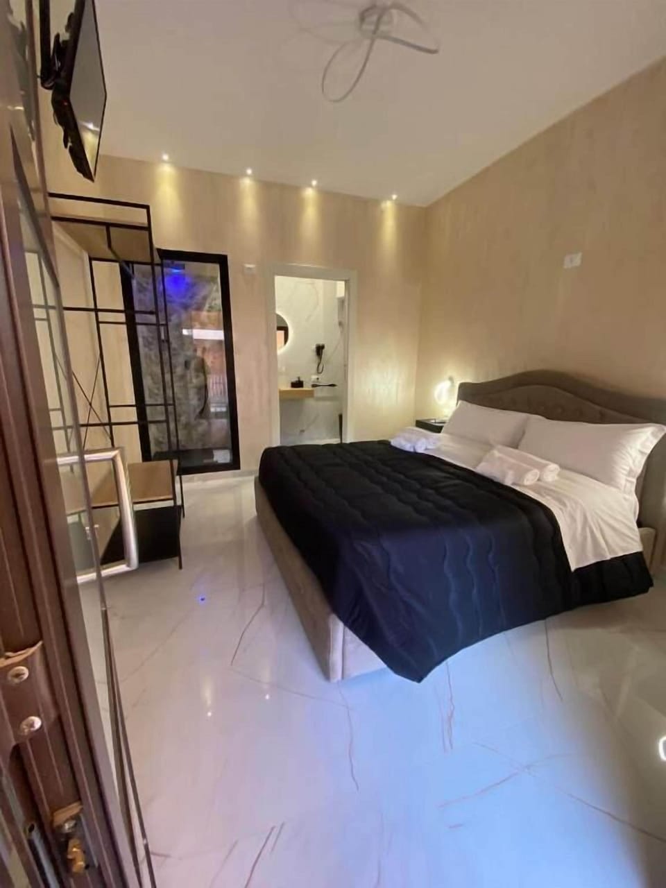Comfort Double Room, Balcony | Desk, soundproofing, free WiFi
