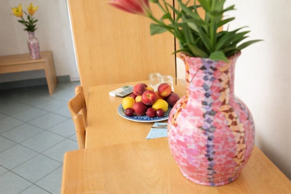 Quadruple Room | In-room safe, free cribs/infant beds, free WiFi, bed sheets