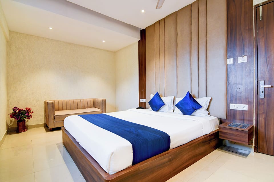 Premium Double Room | Desk, laptop workspace, free WiFi