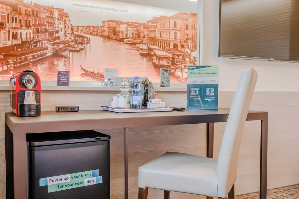 Double or Twin Room | Minibar, in-room safe, WiFi (free), bed sheets