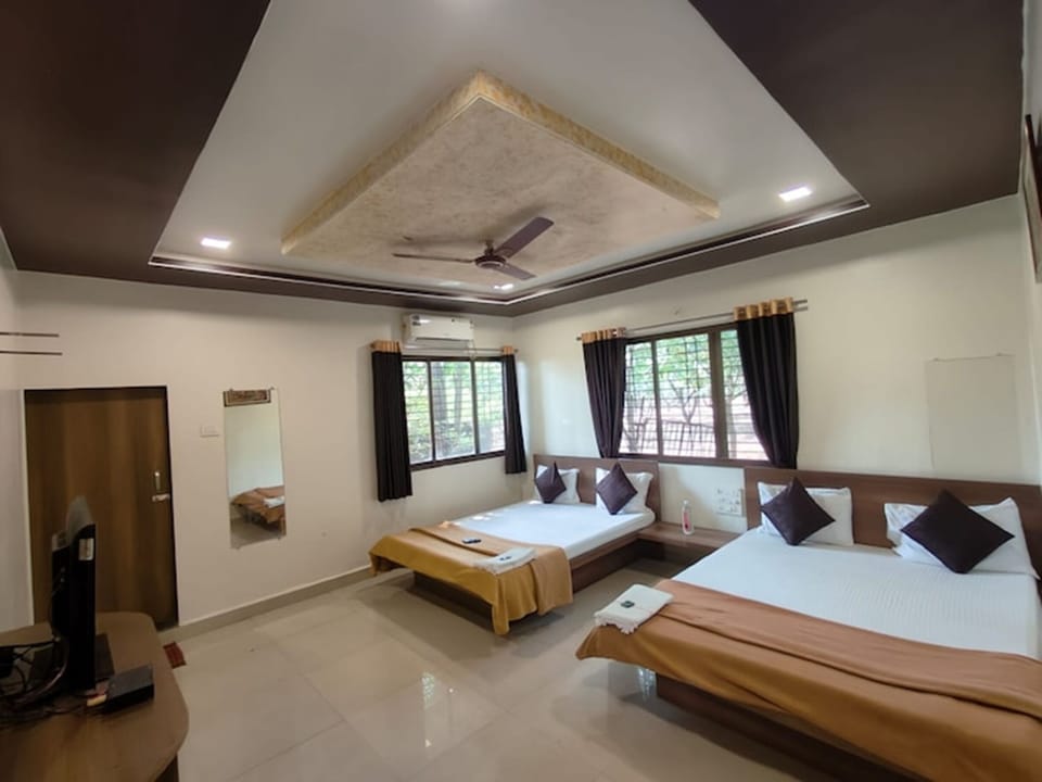 Family Room | WiFi (free)