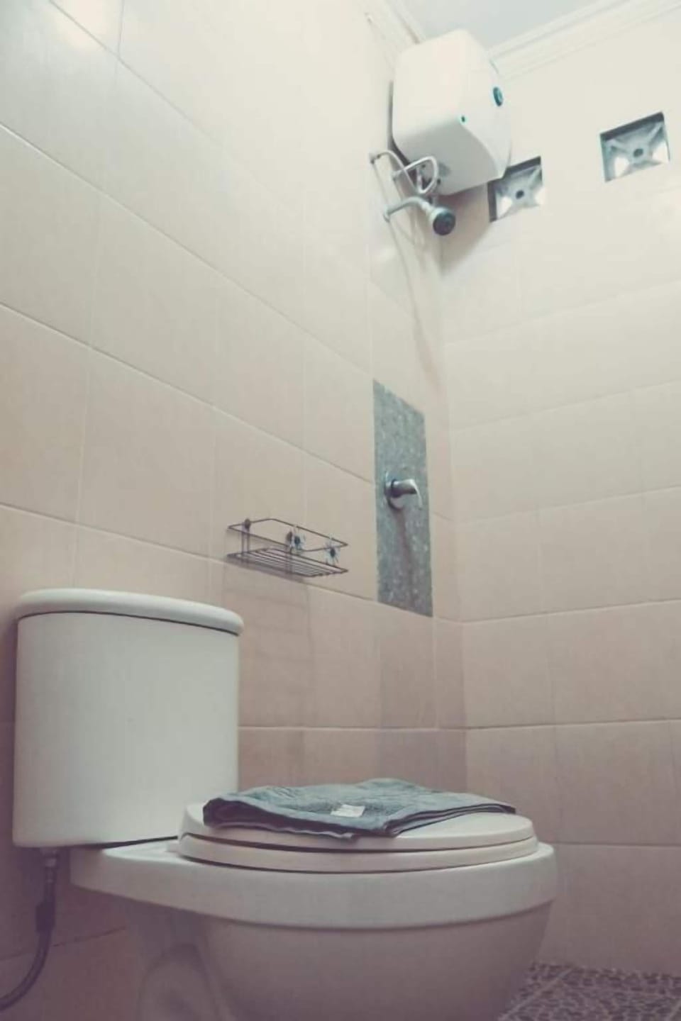 Standard Double Room, Garden View | Bathroom
