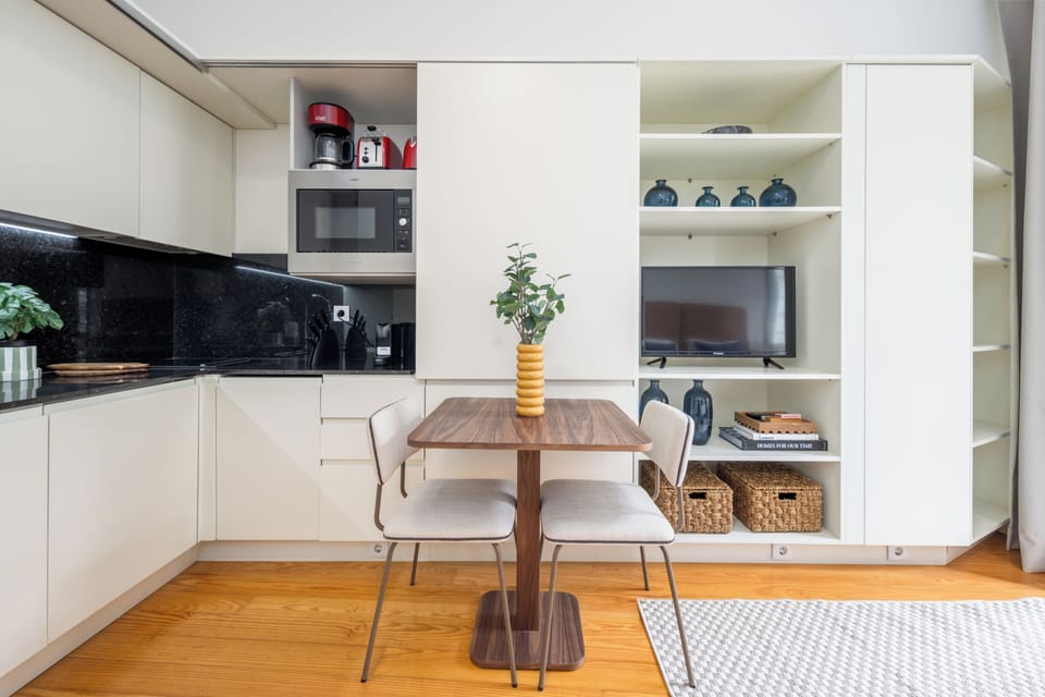 Studio | Living area | Flat-screen TV