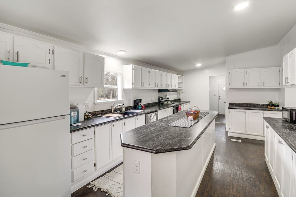 House (3 Bedrooms) | Interior