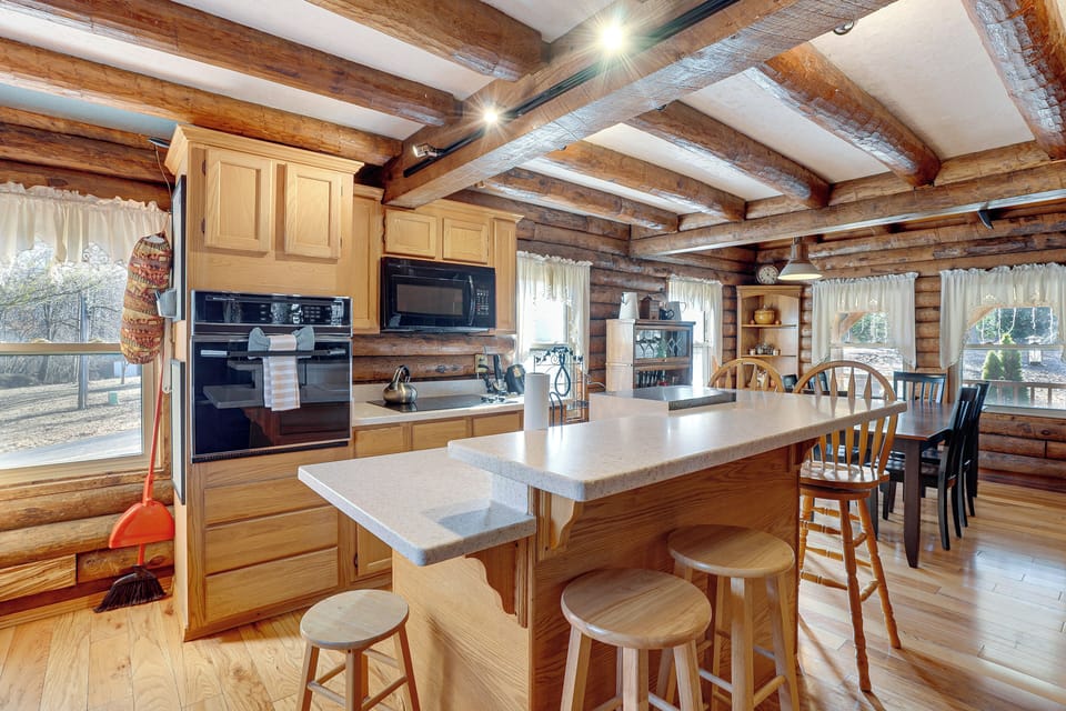 House (4 Bedrooms) | Interior