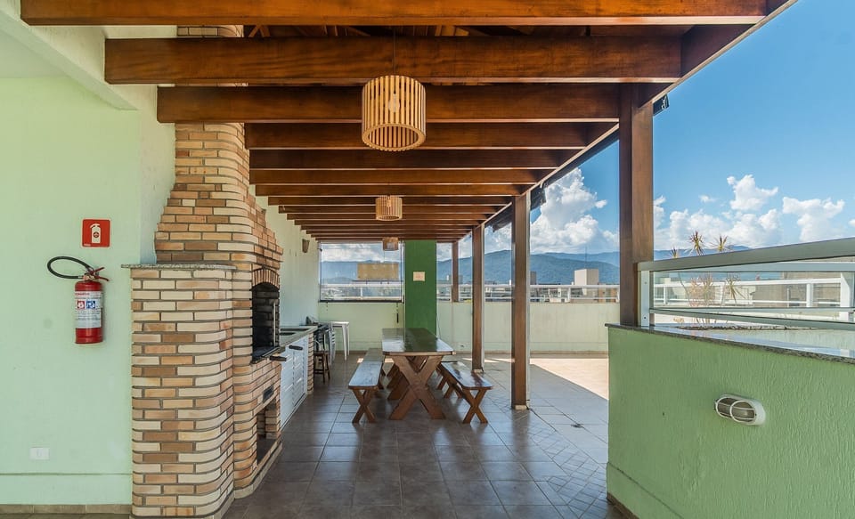 Basic Apartment | Outdoor dining