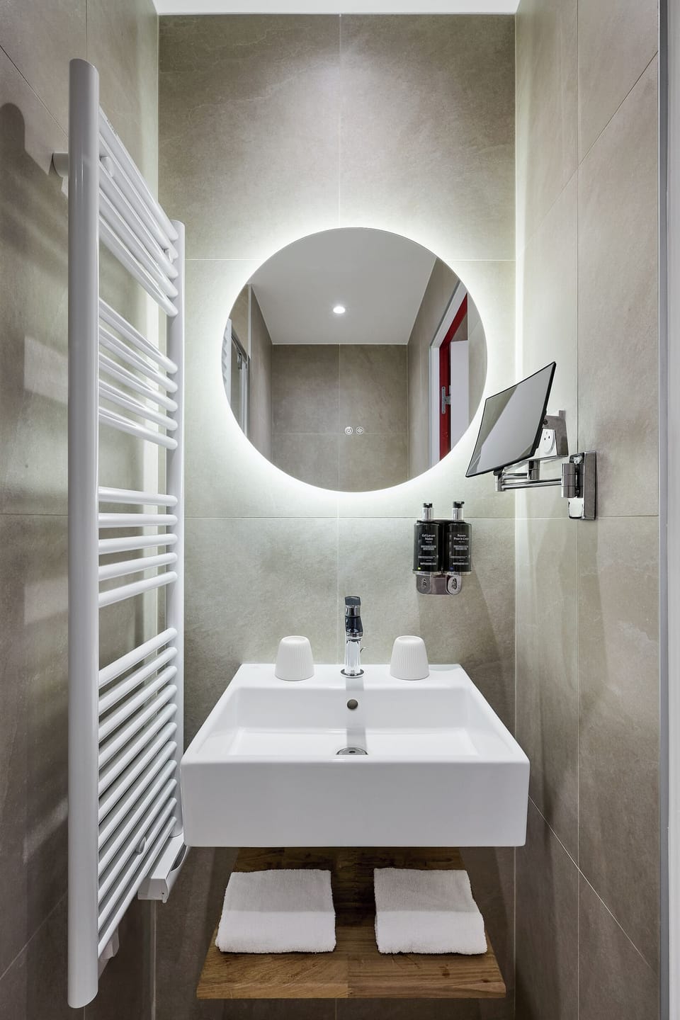 Superior Room, Garden View | Bathroom | Free toiletries, hair dryer, towels