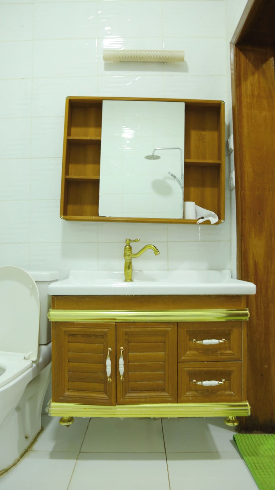 Comfort Double or Twin Room, City View | Bathroom | Free toiletries, hair dryer, slippers, towels
