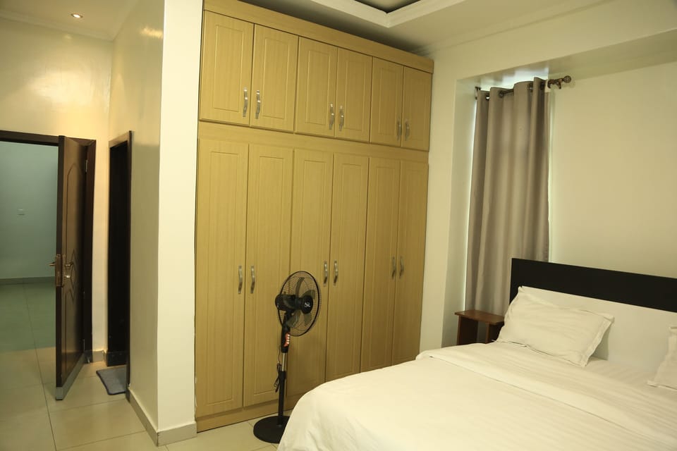 In-room safe, desk, laptop workspace, soundproofing