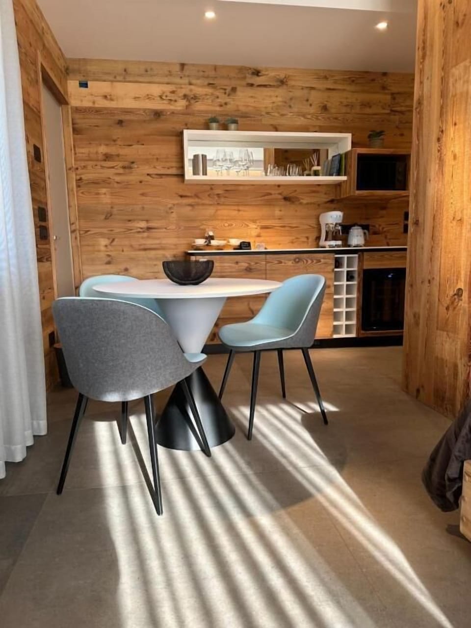 Comfort Triple Room, Mountain View | Dining