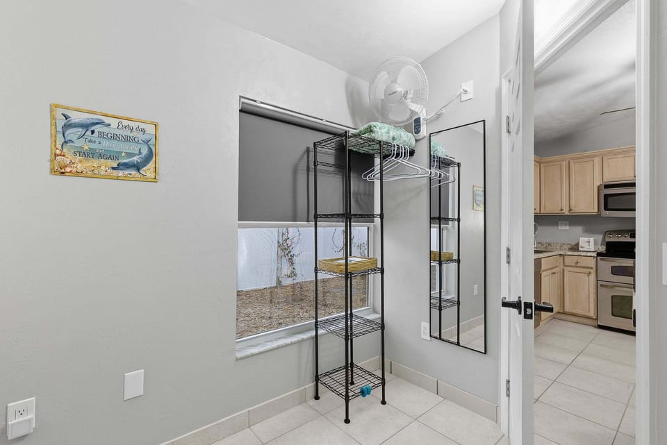 House, Multiple Beds, Kitchen (Sun and Fun- Dolphin Diversion) | Interior