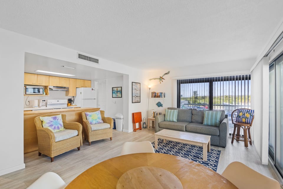 Condo, 1 Queen Bed with Sofa bed, Terrace, Ocean View (Seaward D-102) | Living area | 42-inch flat-screen TV with digital channels