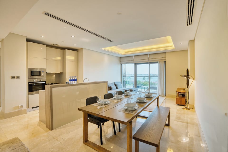 Luxury Apartment, Multiple Beds, Sea View, Beachfront | Dining