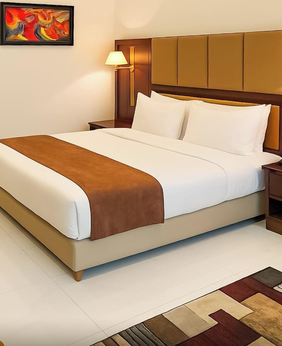 Family Suite | Desk, laptop workspace, soundproofing, iron/ironing board
