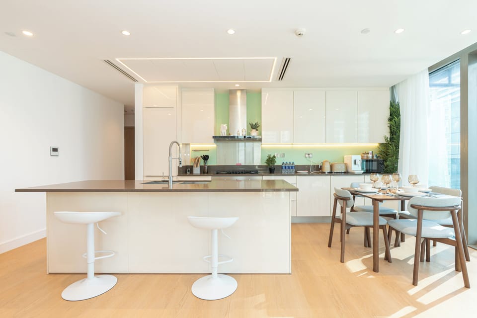 Luxury Apartment, 2 Bedrooms, Air conditioning, Sea View | Private kitchen | Full-size fridge, microwave, oven, stovetop
