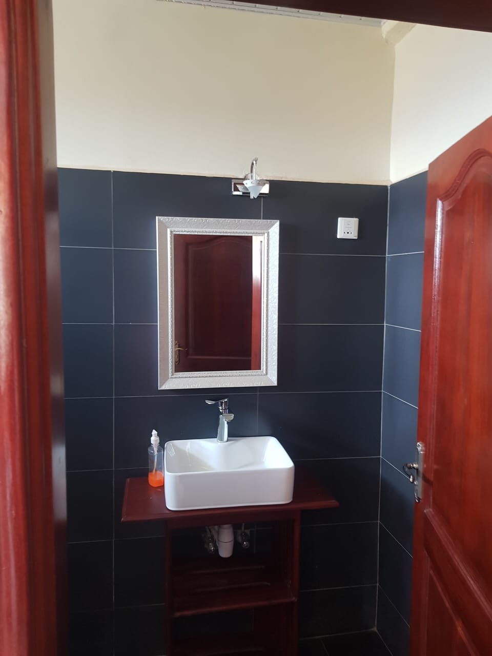 Double Room, Balcony, Lake View | Bathroom | Shower, free toiletries, slippers, bidet