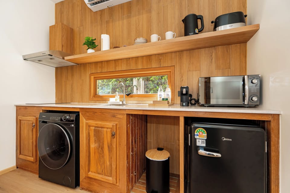 Fridge, microwave, coffee/tea maker, electric kettle