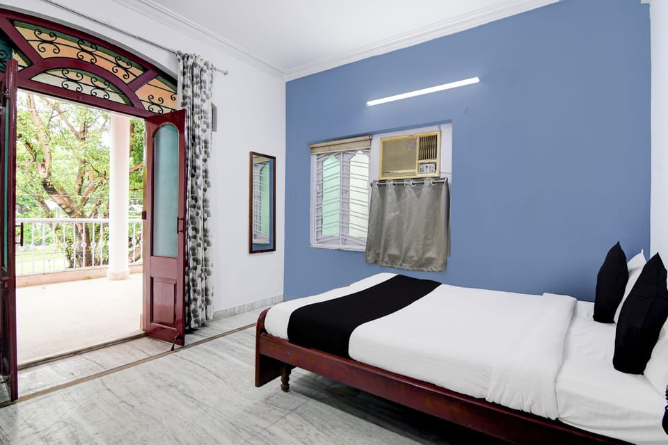 Classic Double Room, Balcony | Laptop workspace, free WiFi