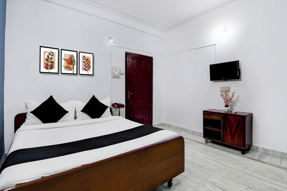 Classic Double Room, Balcony | Laptop workspace, free WiFi