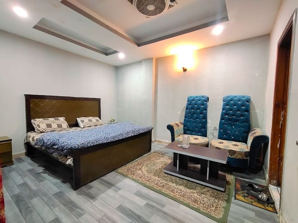 Family Double Room | Free WiFi