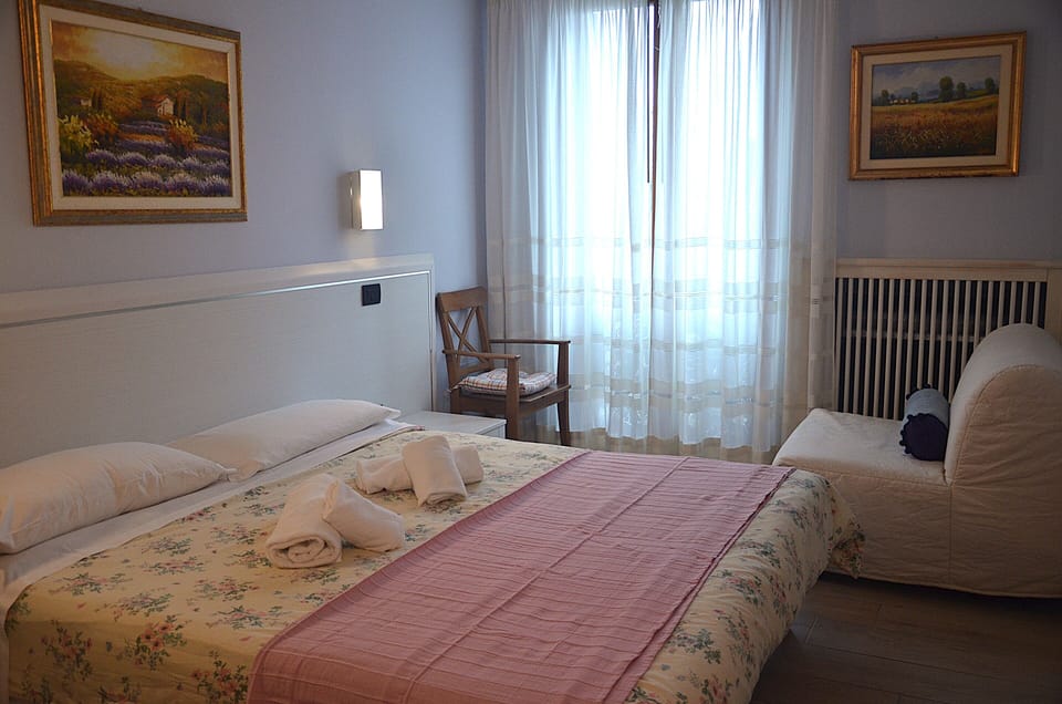 Double Room, Lake View | In-room safe, desk, free WiFi