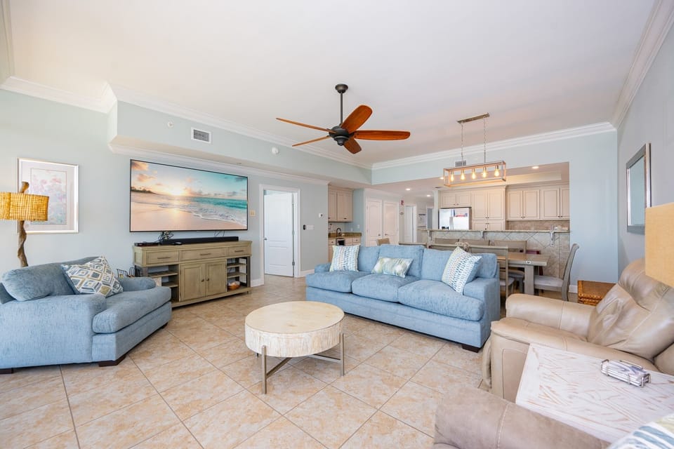 Condo, 3 Bedrooms | Living area