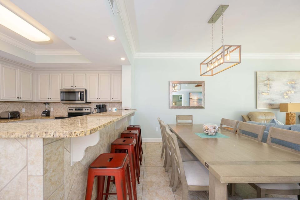 Condo, 3 Bedrooms | Dining