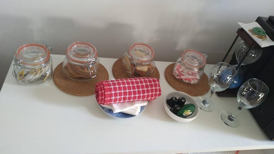 Apartment, 4 Bedrooms | Food and drink