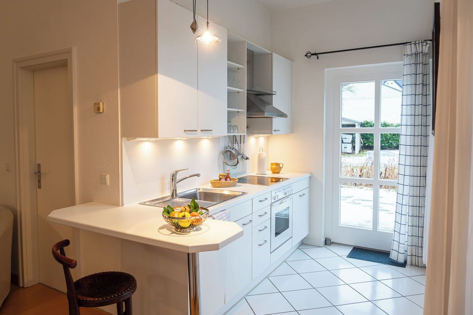 Deluxe Apartment, Garden View | Private kitchen | Fridge, oven, stovetop, dishwasher