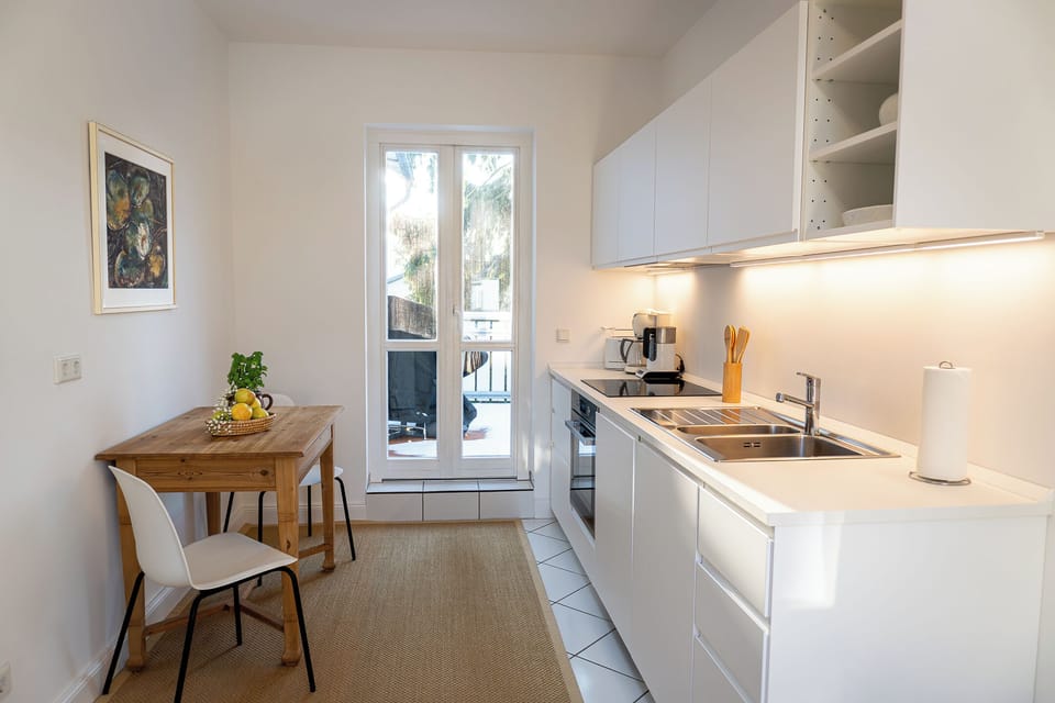 Deluxe Apartment, Balcony, Garden View | Private kitchen | Fridge, oven, stovetop, dishwasher