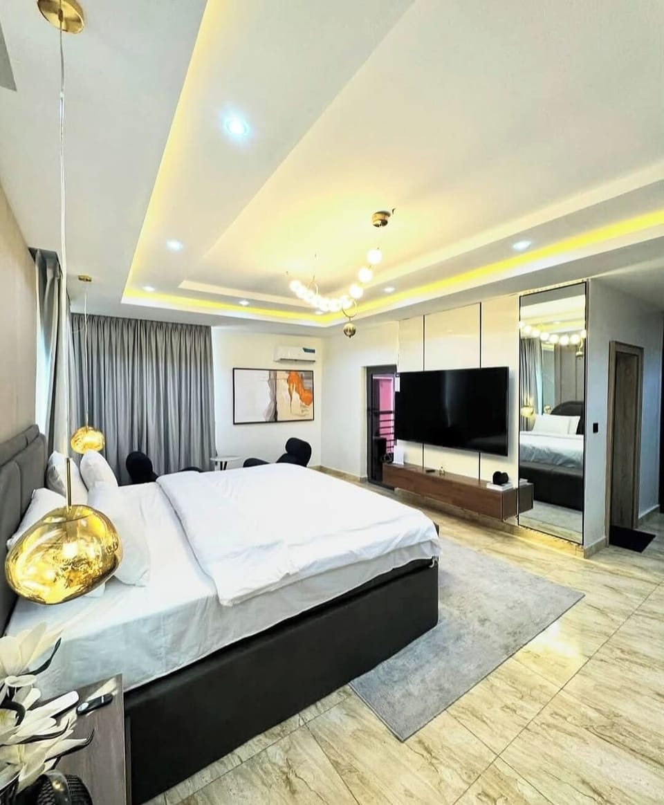 Deluxe Room, Balcony, City View | Desk, laptop workspace, blackout drapes, soundproofing