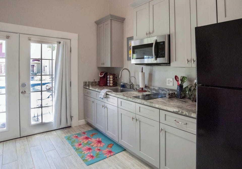 Cabin, 1 King Bed, Patio, Pool View (Tank House) | Private kitchen