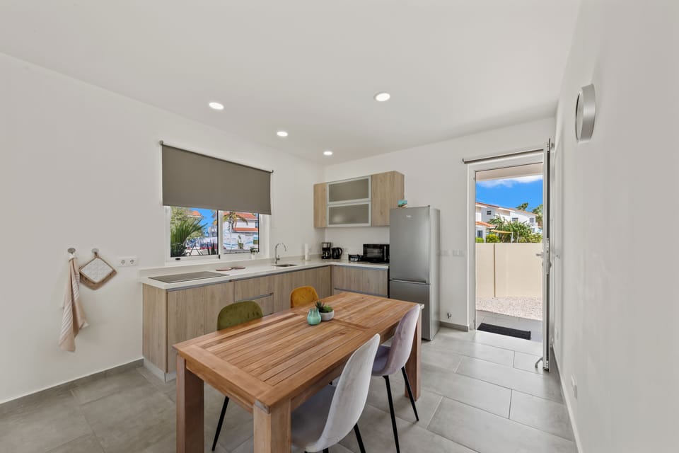 Apartment, Balcony, Park View | Private kitchen | Electric kettle