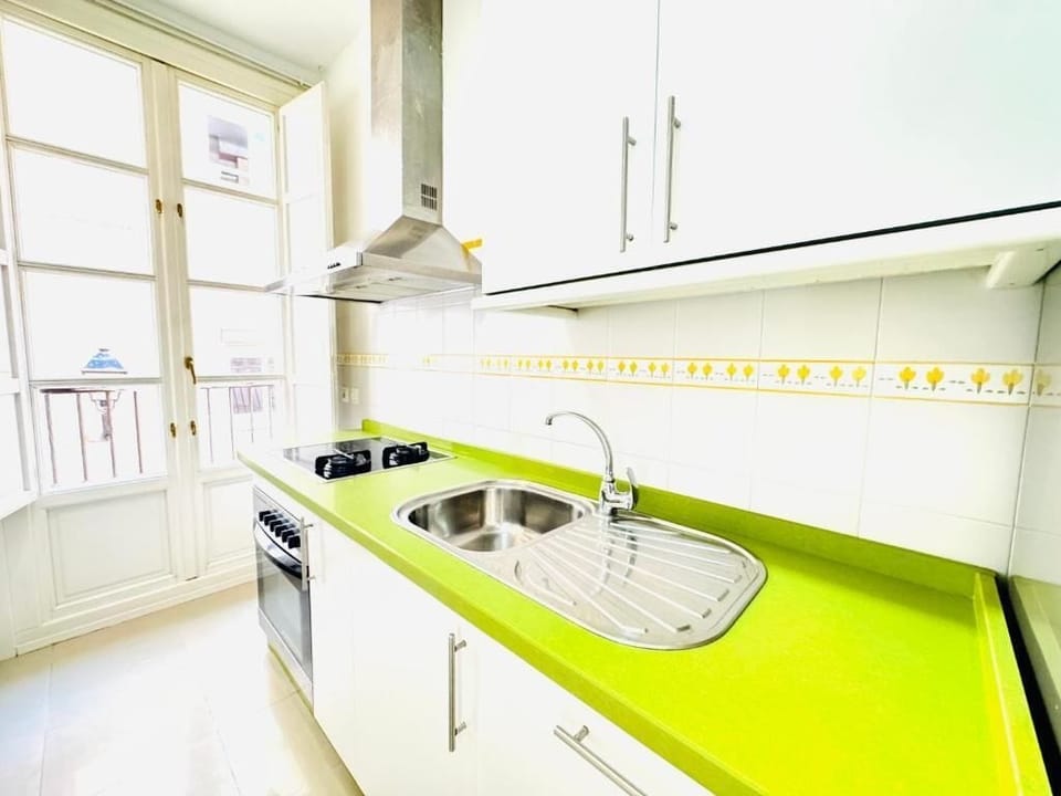 Apartment, Balcony, City View | Private kitchen | Fridge, microwave, oven, stovetop