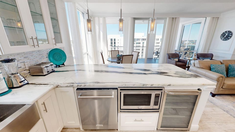 Condo, 3 Bedrooms | Private kitchen | Coffee/tea maker, fridge, oven, toaster