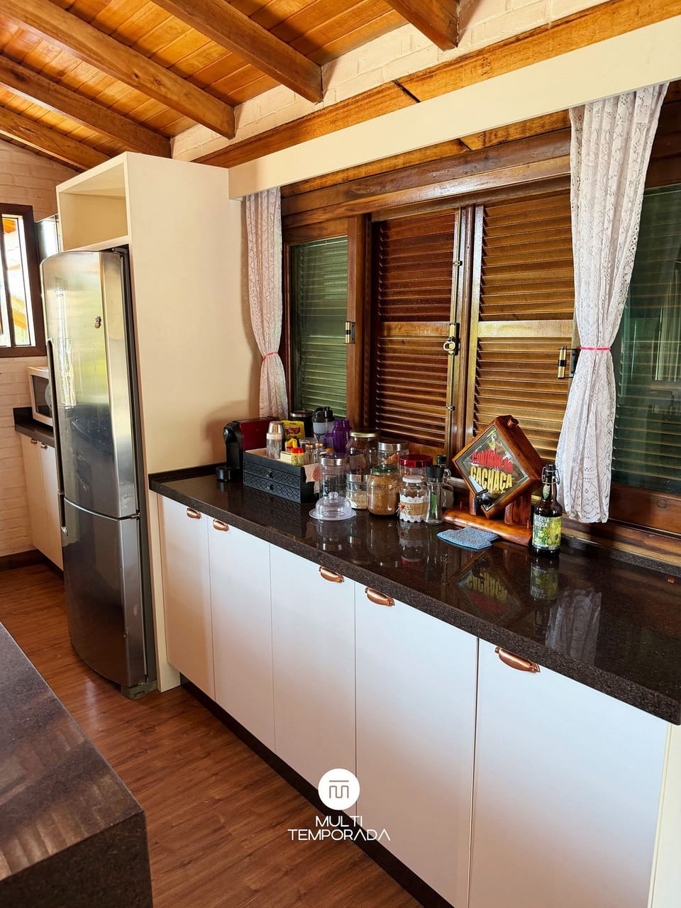 Luxury Cottage, Jetted Tub, Pool View | Private kitchen | Microwave, cookware/dishes/utensils, dining tables