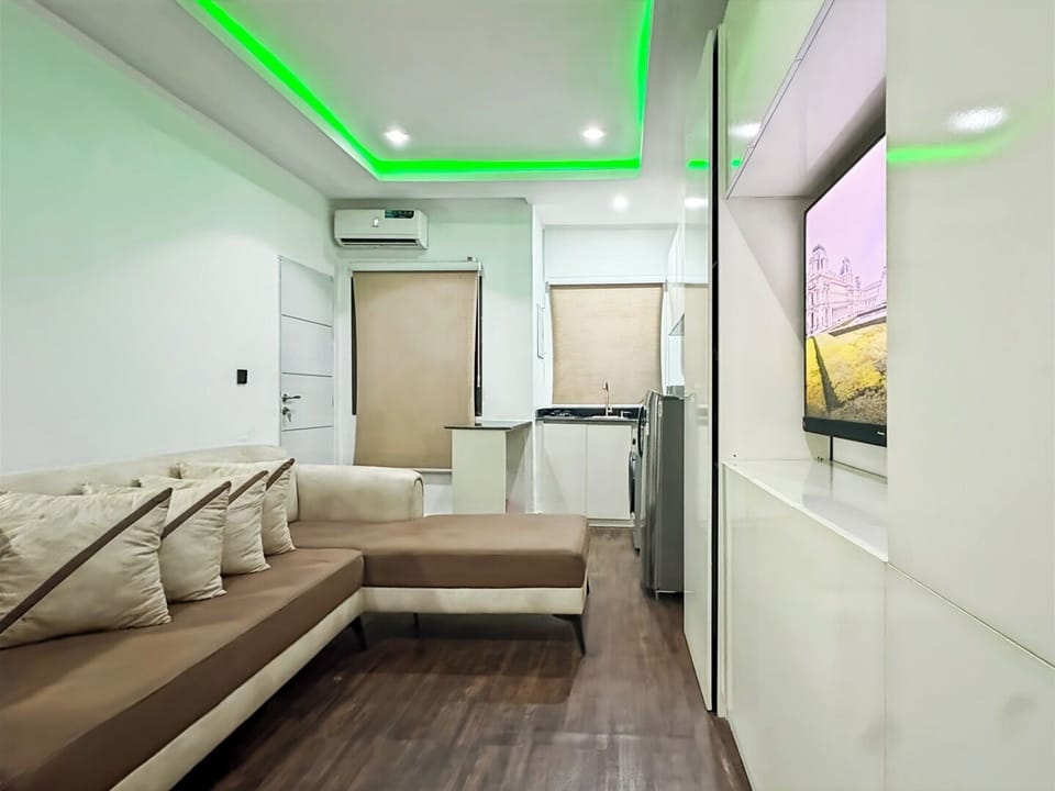 Economy Apartment, Balcony, City View | Living area
