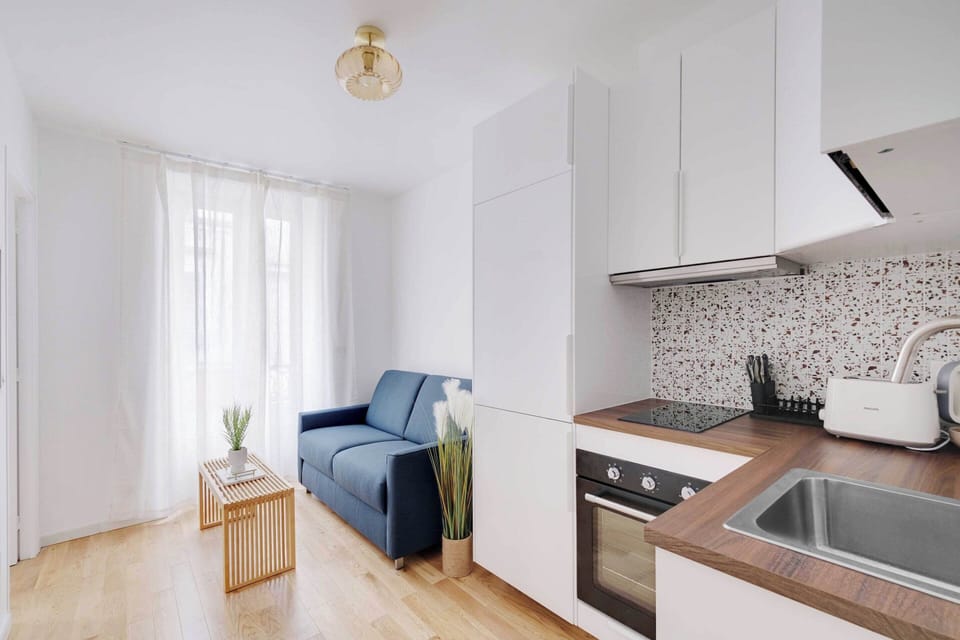 Apartment | Private kitchen | Coffee/tea maker, fridge, microwave, oven